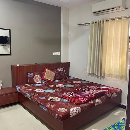 Satguru Guest House Ujjain Exterior photo