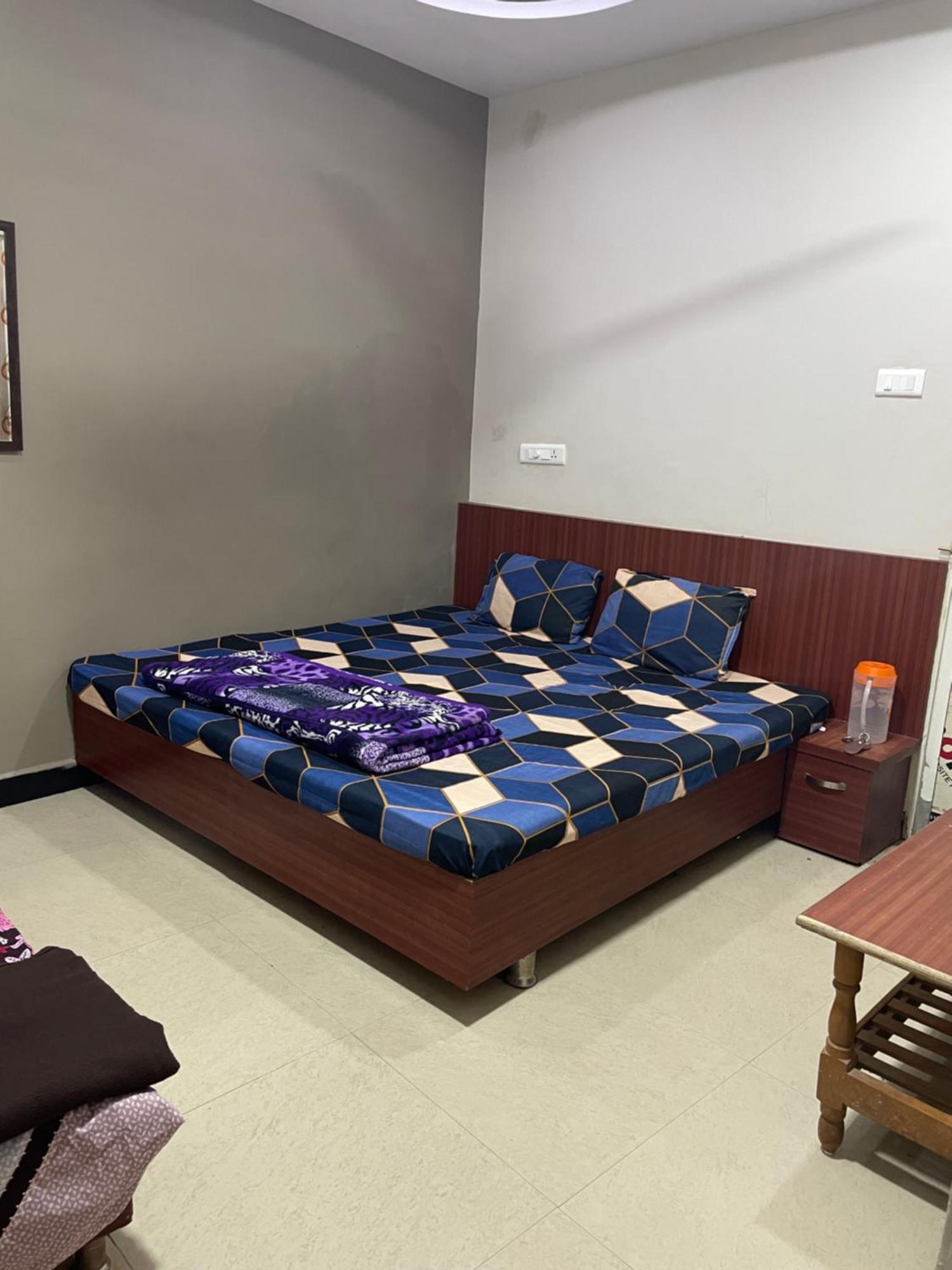 Satguru Guest House Ujjain Exterior photo